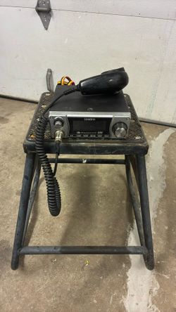 Uniden Bearcat 680 CB radio