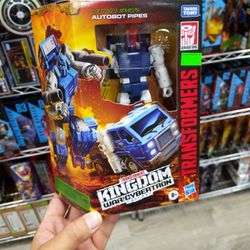 Transformers War For Cybertron Kingdom Pipes