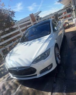 2014 Tesla Model S p85