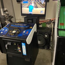 Silver Strike Live Pedestal Arcade Game