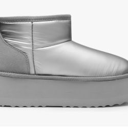 Steve Madden Metallic Silver Booties Size 7 8 Ugg Style