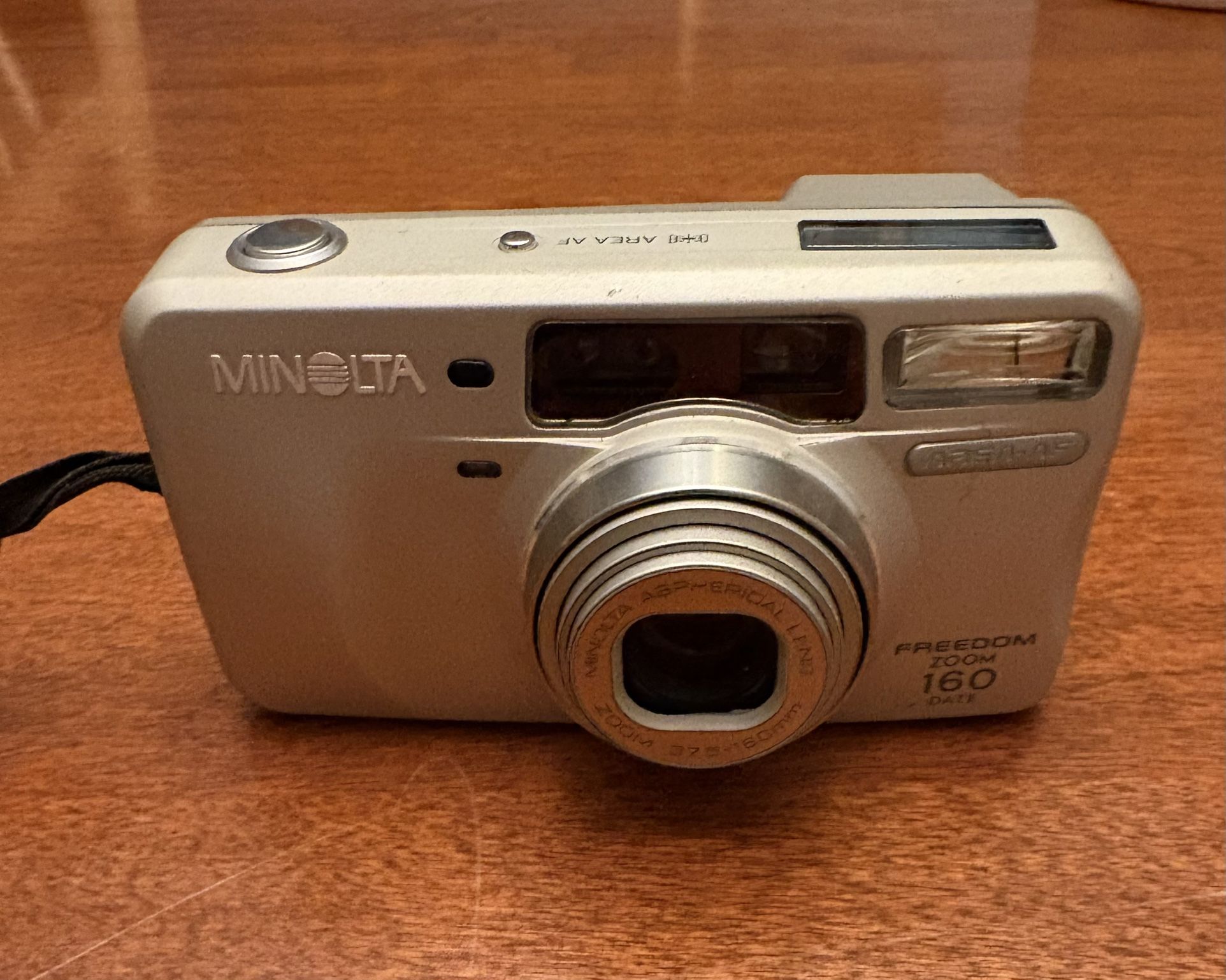 Minolta Freedom Zoom 160 Date 35mm Point & Shoot Film Camera