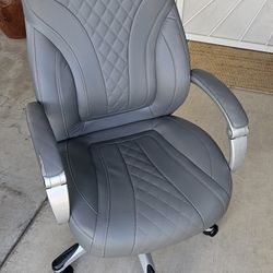 Executive Gaming Office Chair Medium Grey, Wear On Arms Only, No Delivery