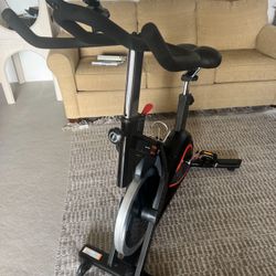 Women’s Health Men’s Health - Indoor Cycling Exercise Bike - Stationary Bike with Bluetooth Smart Connect - Stationary Exercise Bikes for Home Gym Des