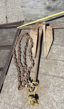 Vintage Anchors, Chains And More