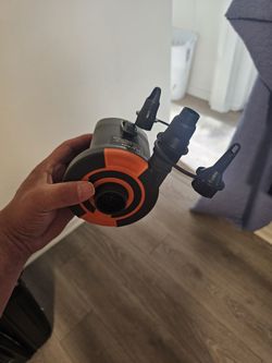 The battery power airpump