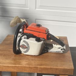 Stihl 041 AV Chainsaw - Nice Classic Chain Saw in Excellent Condition