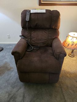 La Z Boy Recliner with heat, massage and lift