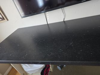 Black countertop with Marble-Style Top