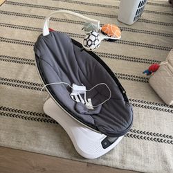 4Moms Momaroo Baby Swing