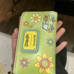 LOUNGEFLY - SCOOBY DOO - USED WALLET