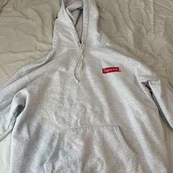 Supreme Hoodie 