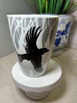 🌟 Rare Vorhús Icelandic Porcelain Raven Cup – Designed by Sveinbjörg Hallgrímsdóttir