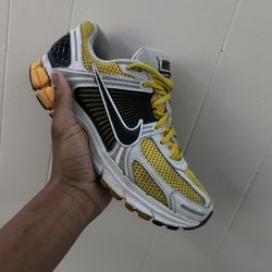 Nike vomero 5