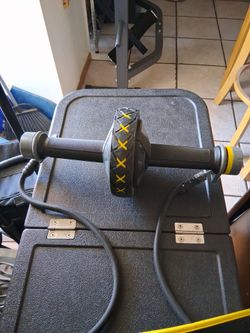 Gold's Gym Excercise Wheel with Bands