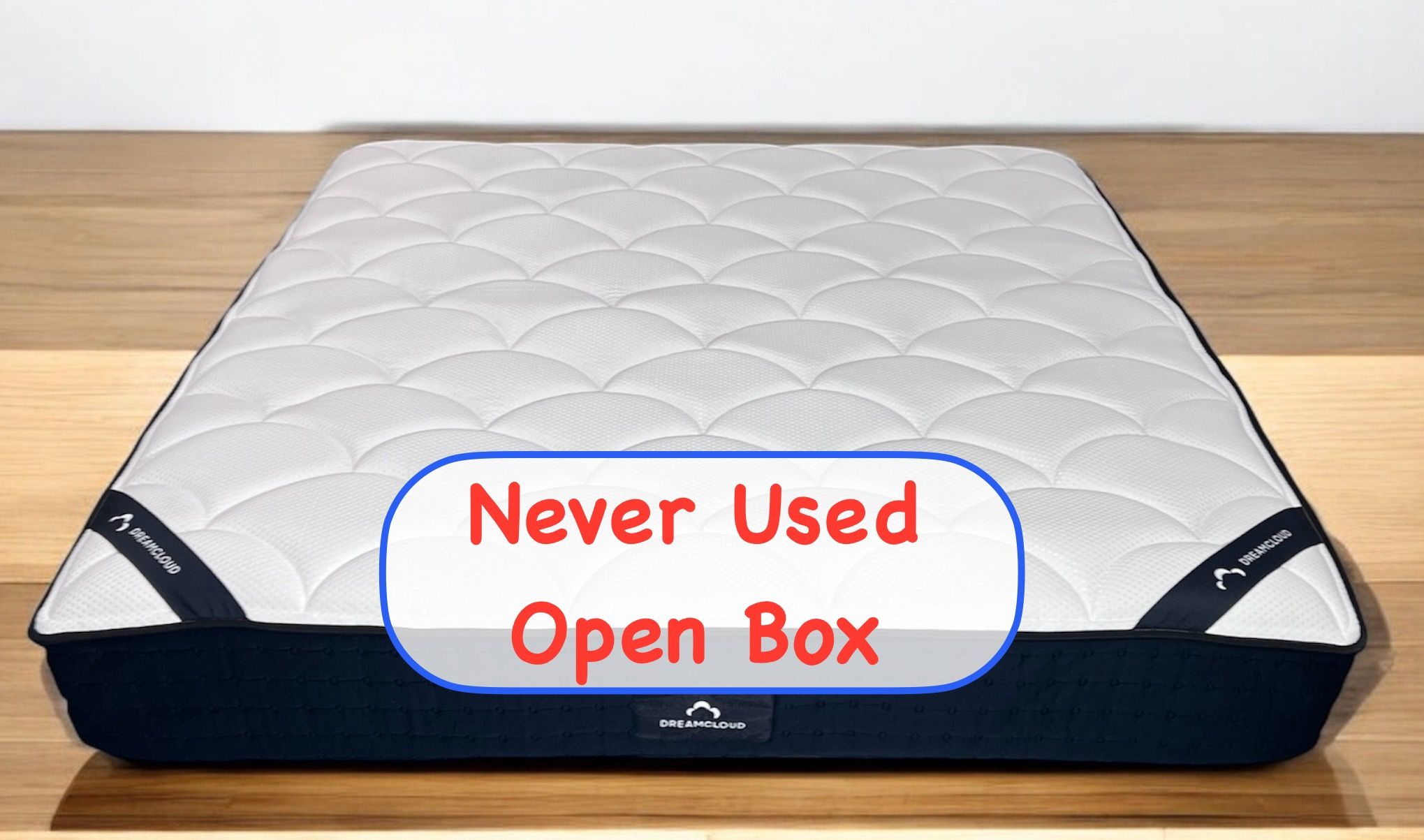 KING Mattress DreamCloud Hybrid Immaculate Condition ! Never Used , Open Box