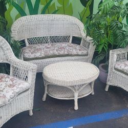 Sun Room 5 PC. Whiker Set