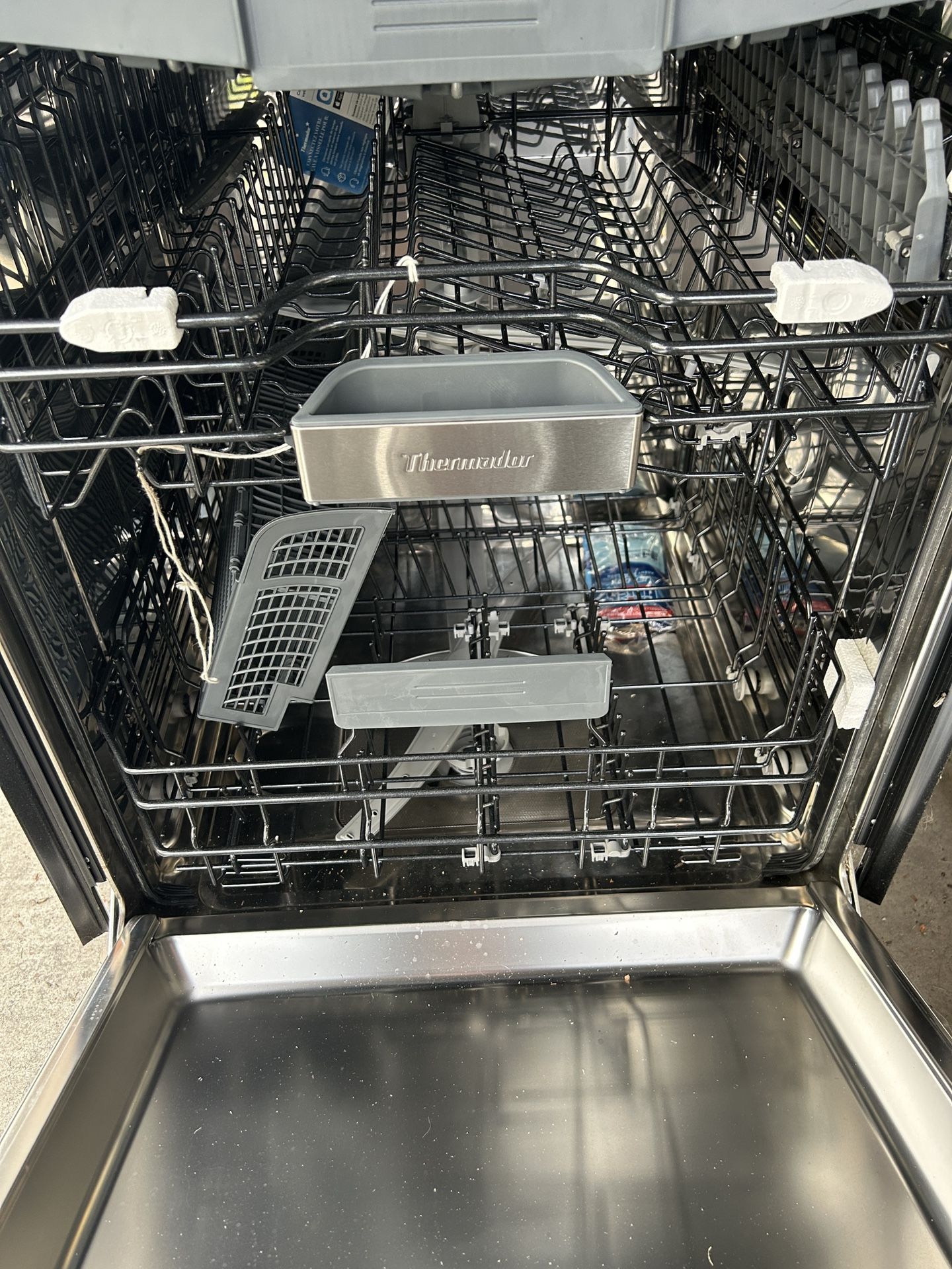 Thermador Dish Washer New