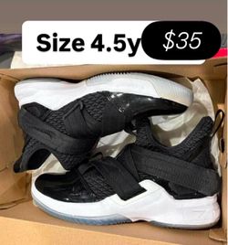 Nikes cheap youth size 4.5y