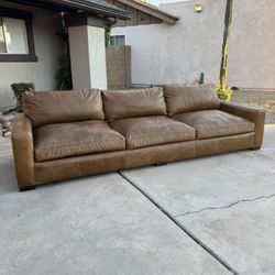 Maxwell RH Sofa ( Delivery Available ) 