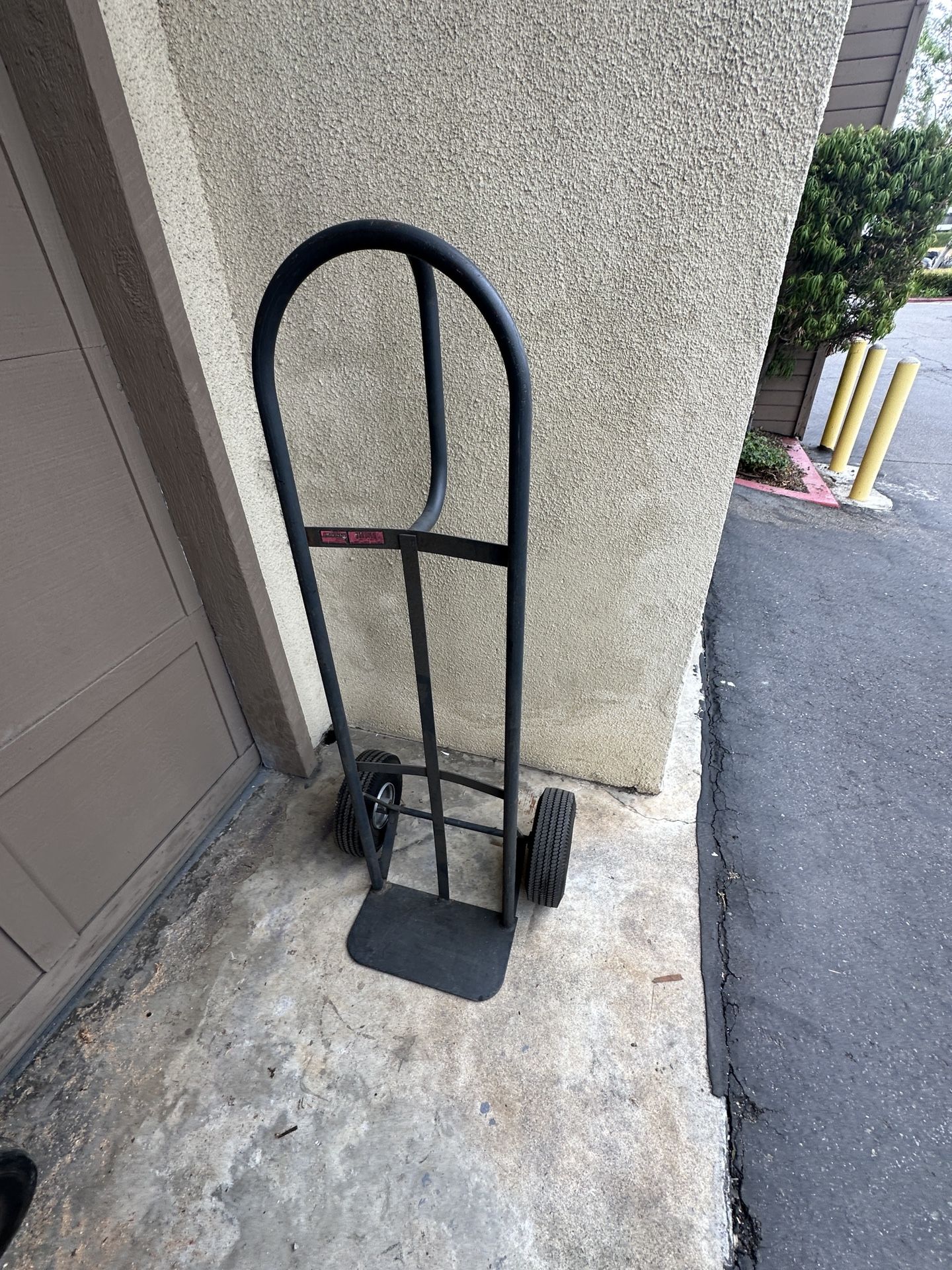 Milwaukee 600 lb. P-Handle Hand Truck Dolly Model 60607 Pneumatic Wheels