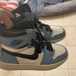 Men’s Nike Size 6-7 