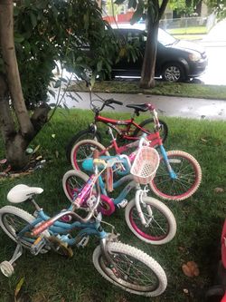 Selling these bykes for kids used condition tires need air taking offers for each or for all ready to go Slauson ave /western se habla Spanish