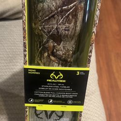 New Realtree Stainless Steel Tumbler /3pair Socks Gift Set 