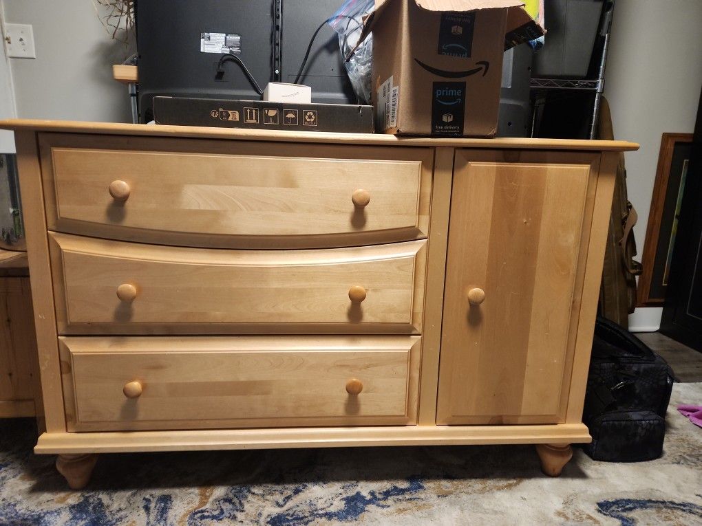 Dresser