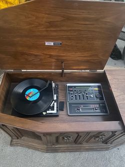 Bonito mueble estéreo