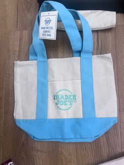 Pastel Trader Joe's
