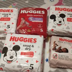 Huggies Diapers Bags  And Wipes 