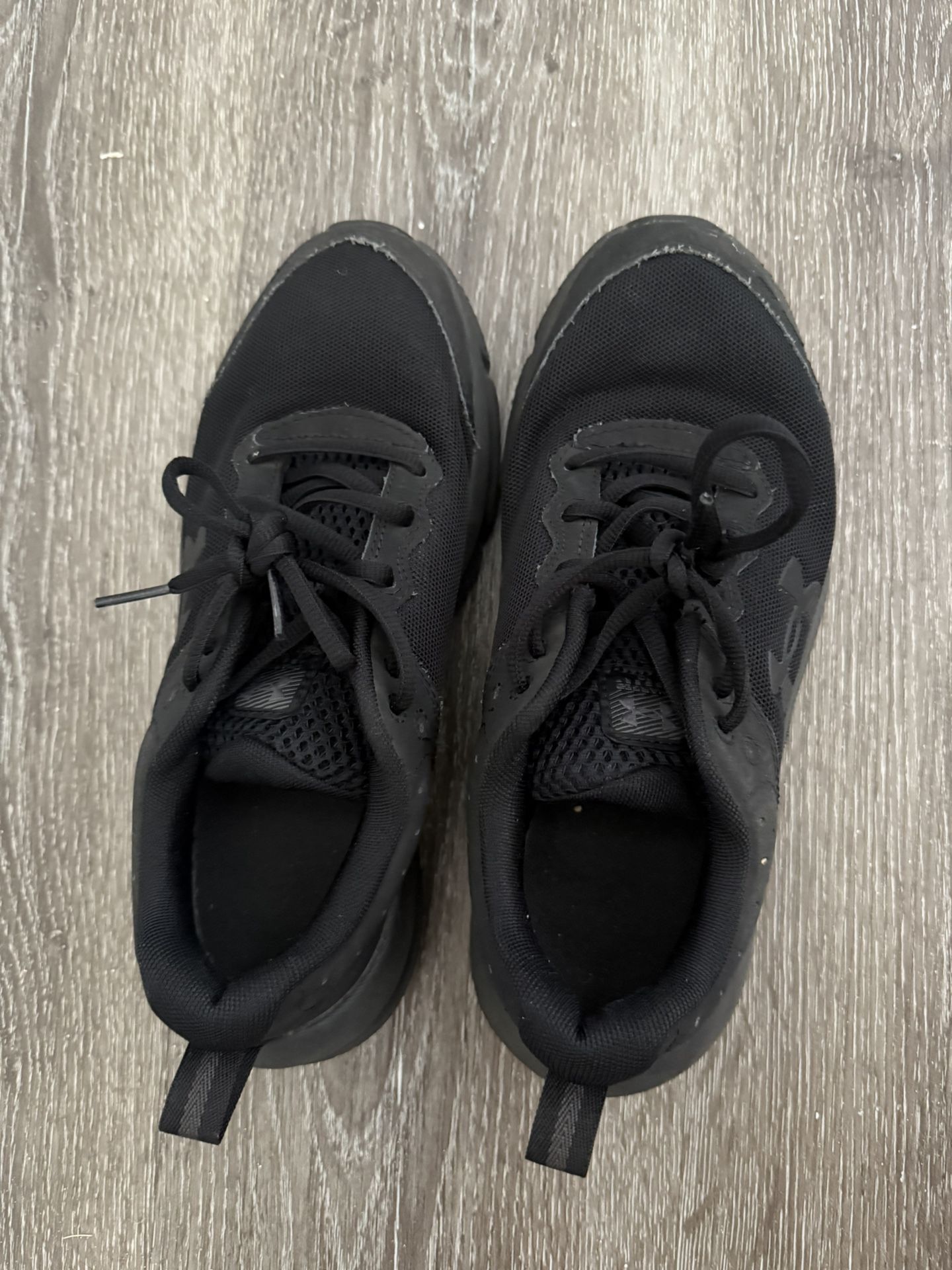 Under Armor Running Shoes Youth Size 6