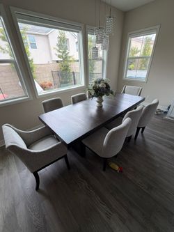 Modern Dining Table Set w/ 8 Upholstered Chairs – Excellent Condition