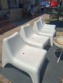 White Plastic Outdoor Chairs Set of 3