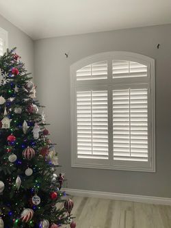 Custom Interior Wood Shutters. Install Included. Persianas De Madera. Best Pricing. We Service All of Southern California. 951-573-2560
