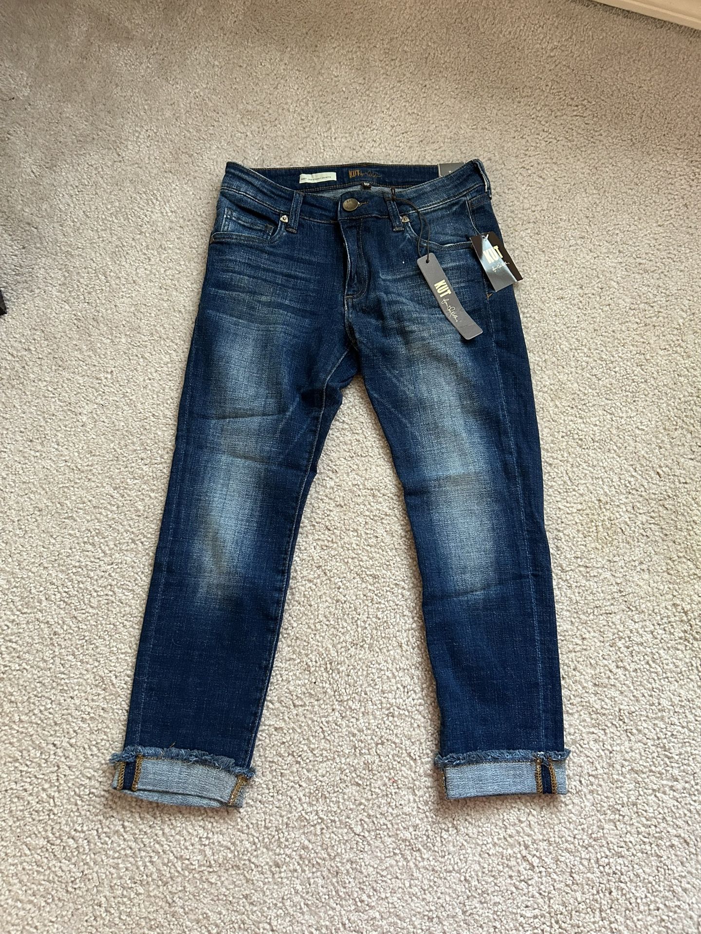 Kut From The Cloth Amy Jeans. Size 0. Crop Straight Leg Petite.   Brand new. Tags on. 