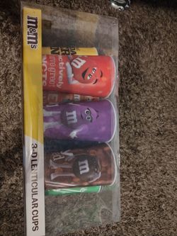 7 M&M 3-D Lenticular cups