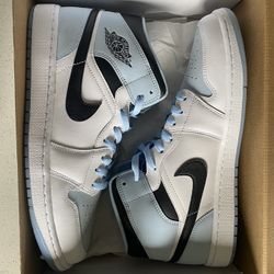Air Jordan 1 Mid SE (12.5)