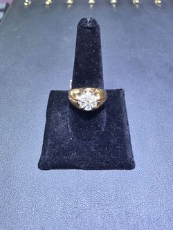 10kt YG Diamond Ring. (C-4) SIZE 9. ASK FOR RYAN. #(contact info removed)40