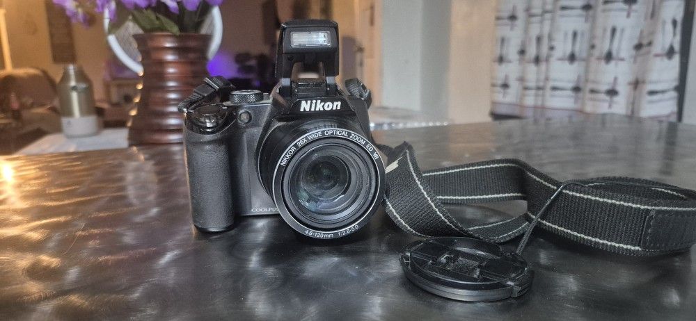 Nikon Coolpix P100 Camera