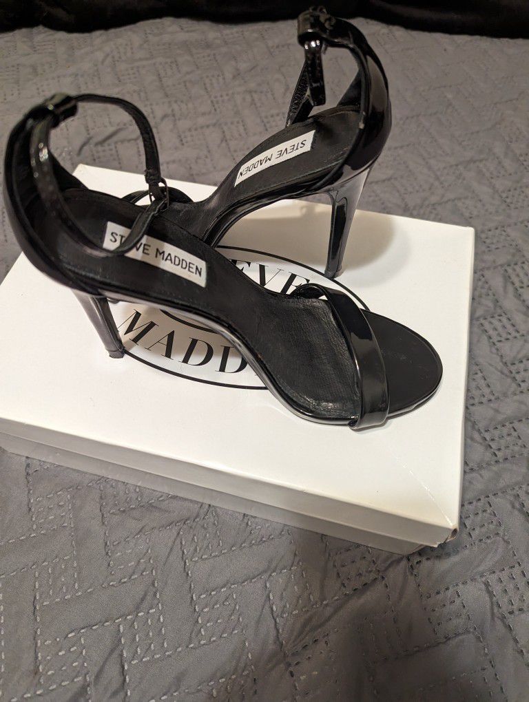 Black Patent Steve Madden Sandals With Heel  Like New