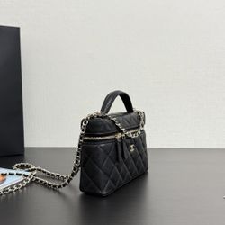 CHANEL 25C Brand Logo Zipper Open Alloy Buckle Diamond Caviare Calfskin One-shoulder Crossbody Handbag Regular Women's Black(77)23