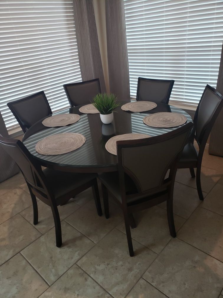 60 inch Round Dining Breakfast Table