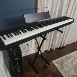 Electric Keyboard - Like New