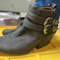 Black Strap Boots 8
