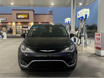 2017 Chrysler Pacifica Touring-L – Clean Title – Great Condition