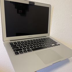 MacBook Air 13” (2017)