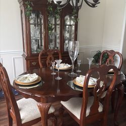 Dining Room Table 