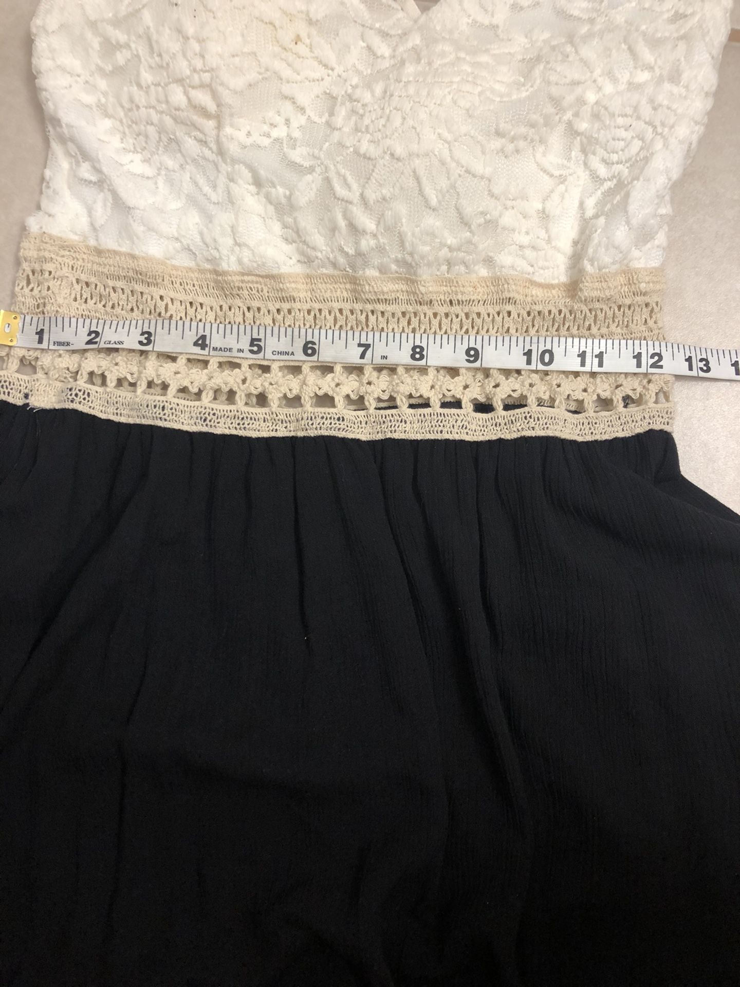 Lace dress (Small)